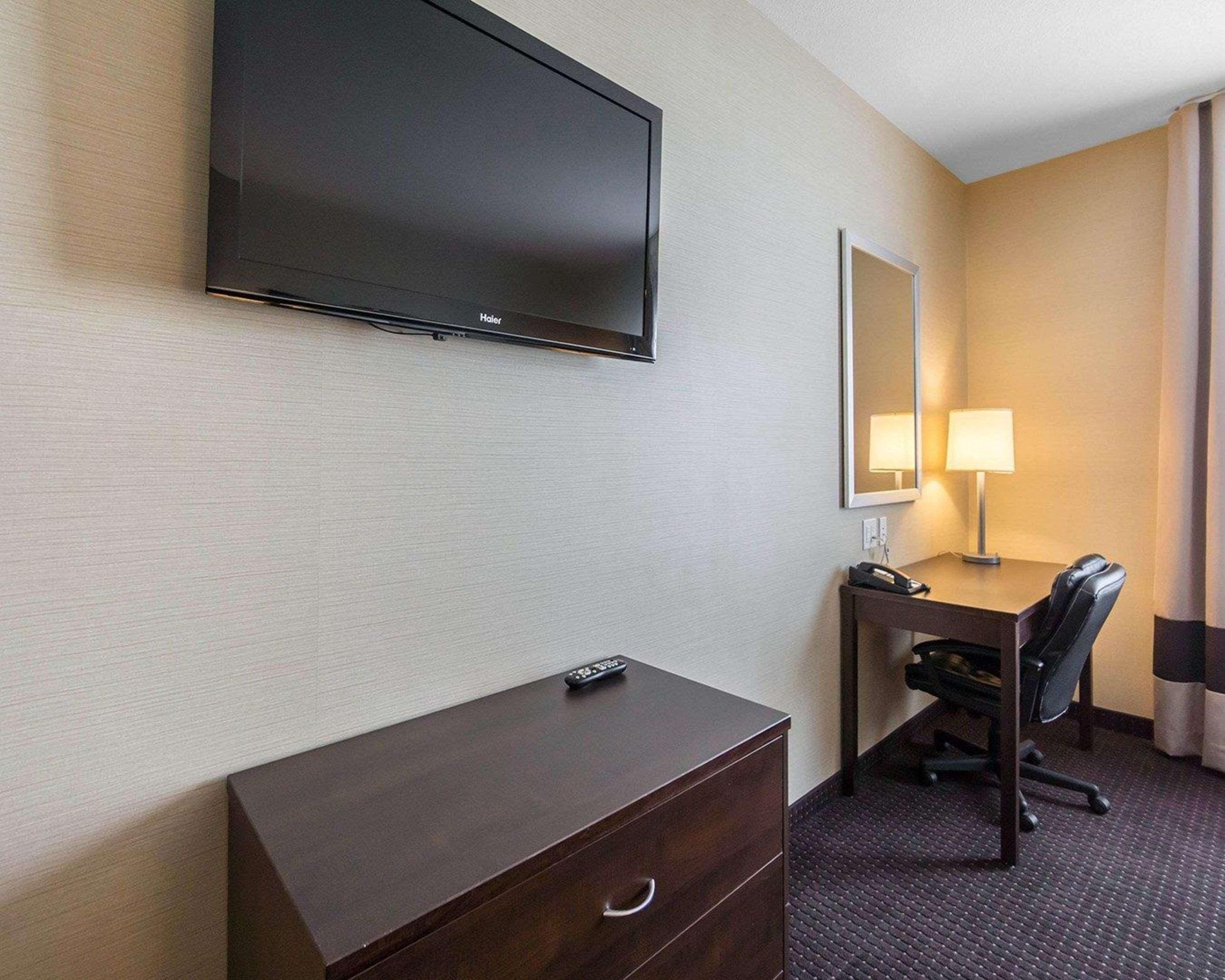 Comfort Inn & Suites Fox Creek Exteriör bild
