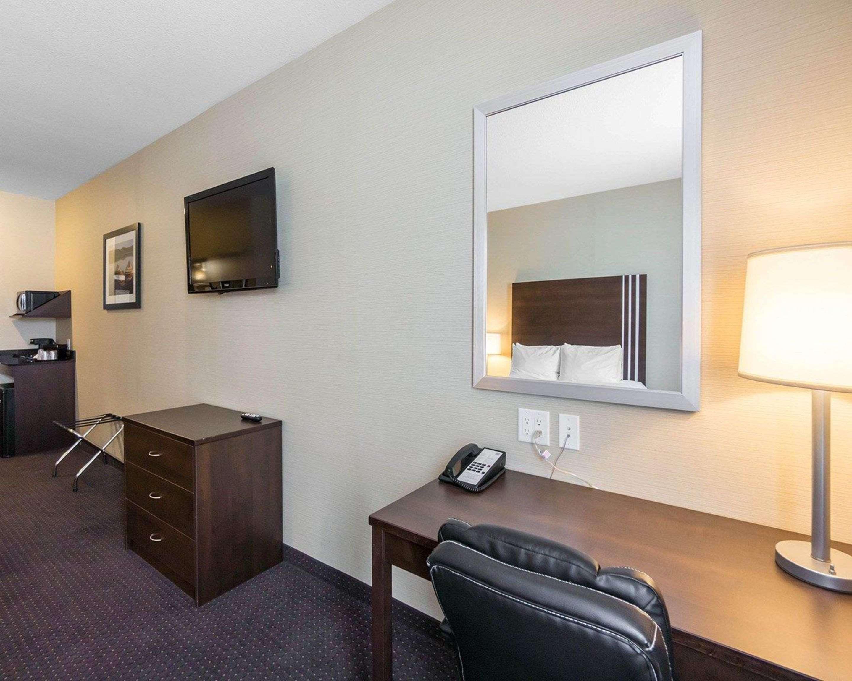 Comfort Inn & Suites Fox Creek Exteriör bild