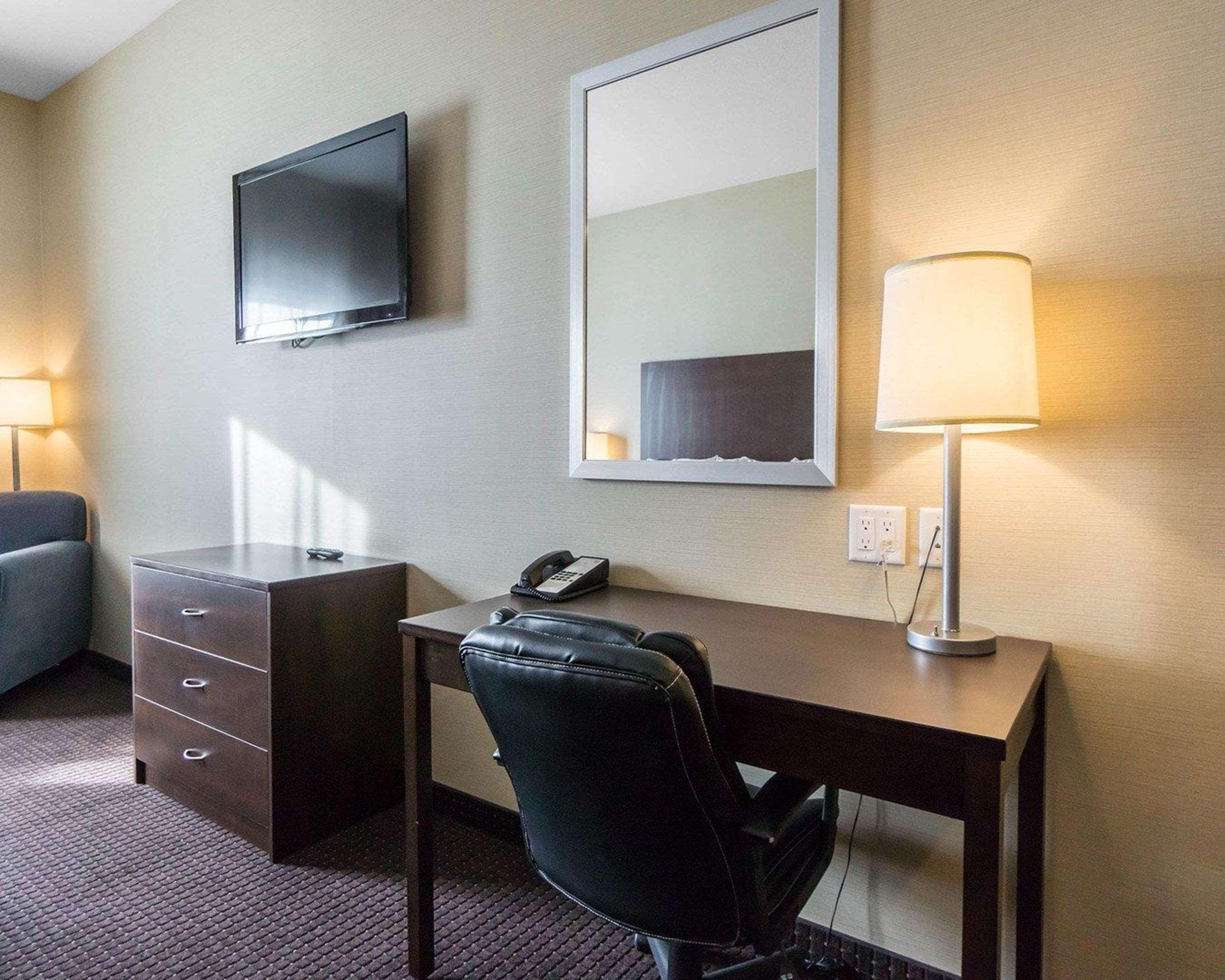 Comfort Inn & Suites Fox Creek Exteriör bild