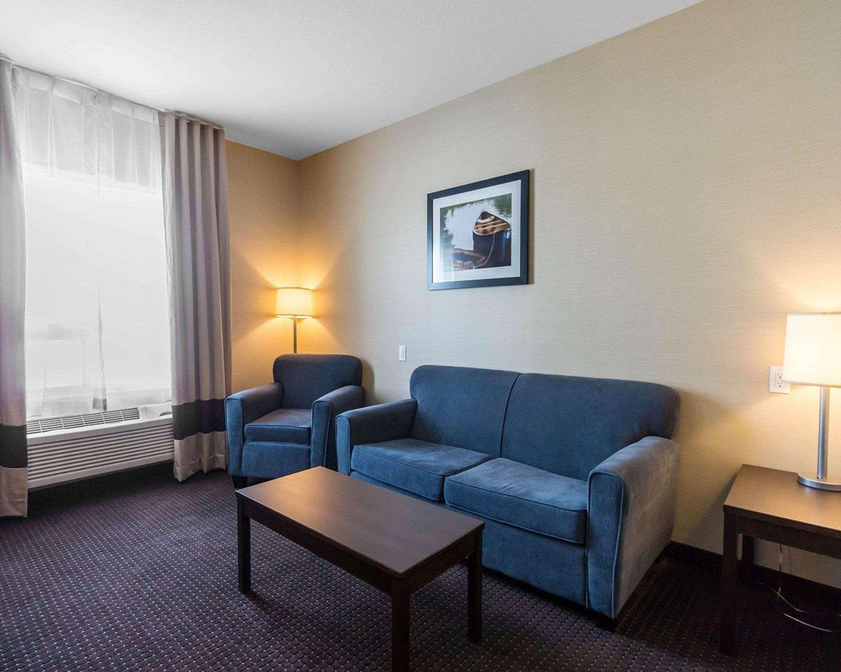 Comfort Inn & Suites Fox Creek Exteriör bild