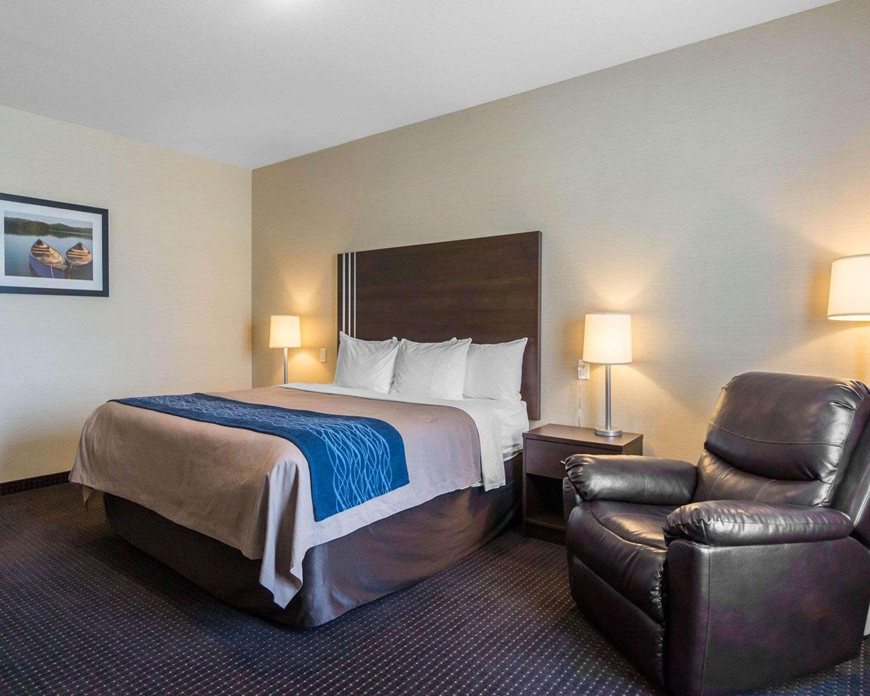 Comfort Inn & Suites Fox Creek Exteriör bild
