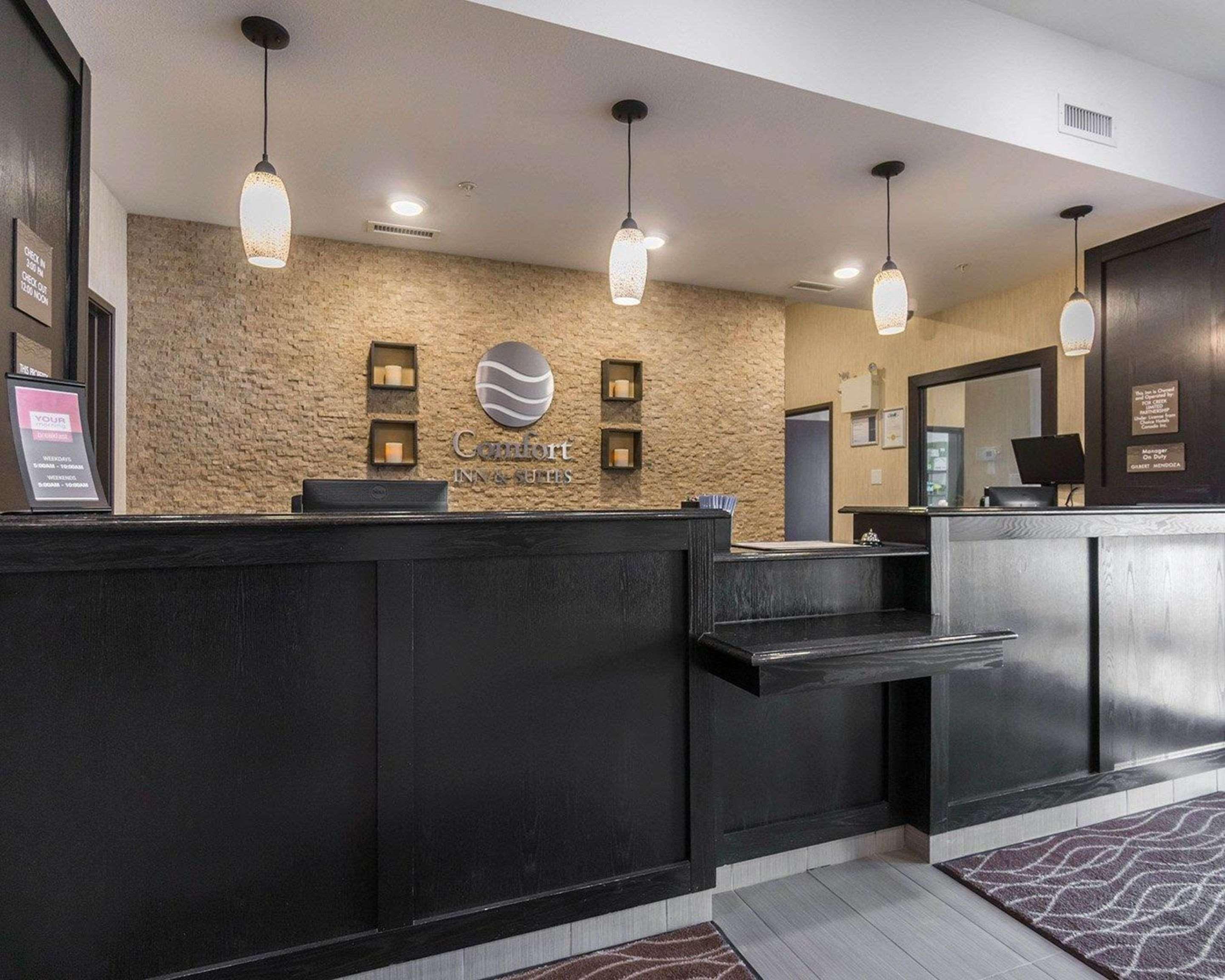 Comfort Inn & Suites Fox Creek Exteriör bild