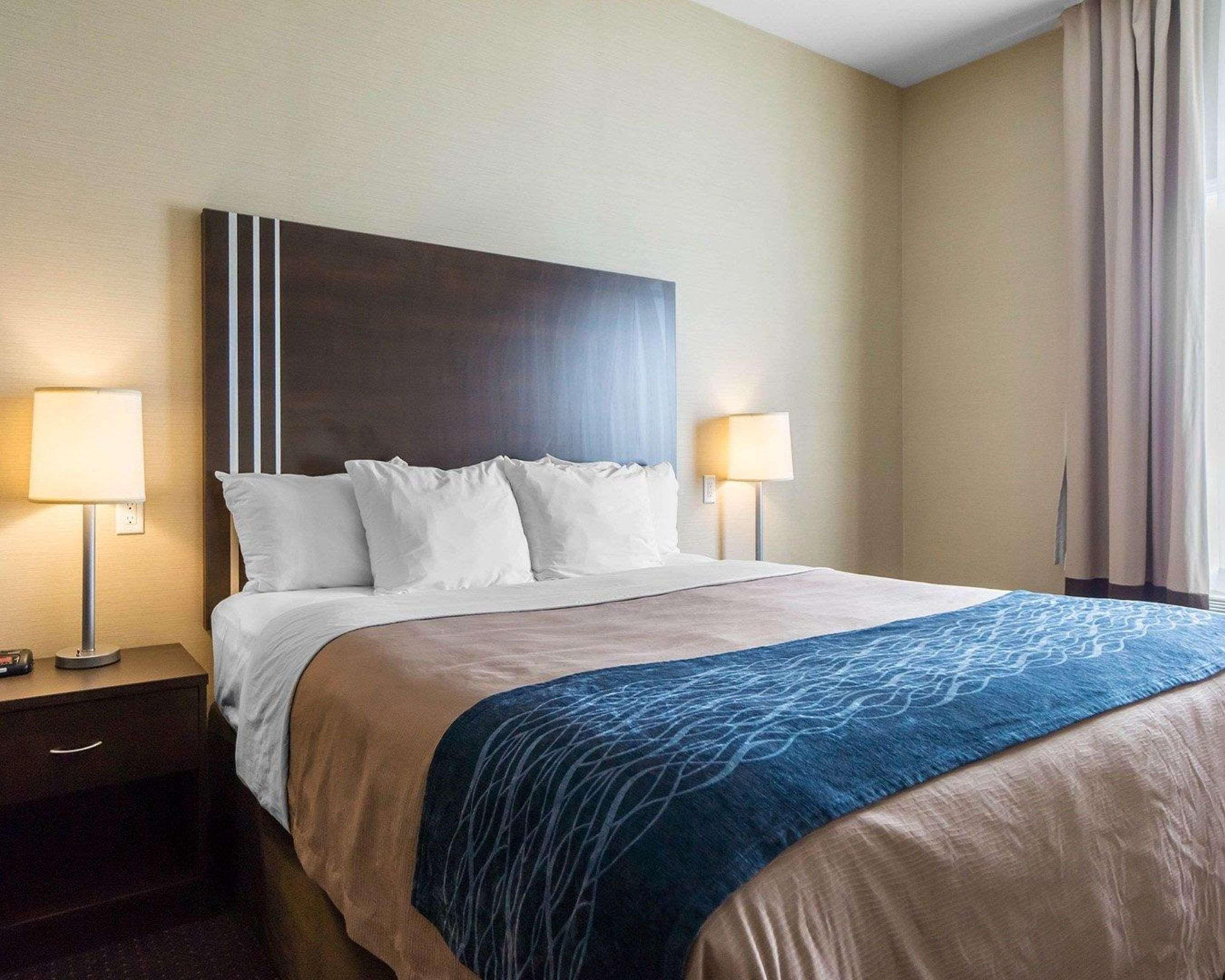 Comfort Inn & Suites Fox Creek Exteriör bild